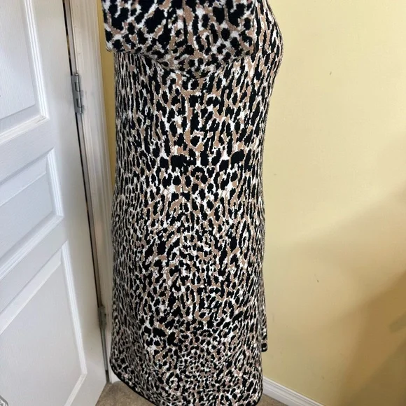 Banana republic Leopard Print Long Sleeve sweater dress - Picture 8 of 10